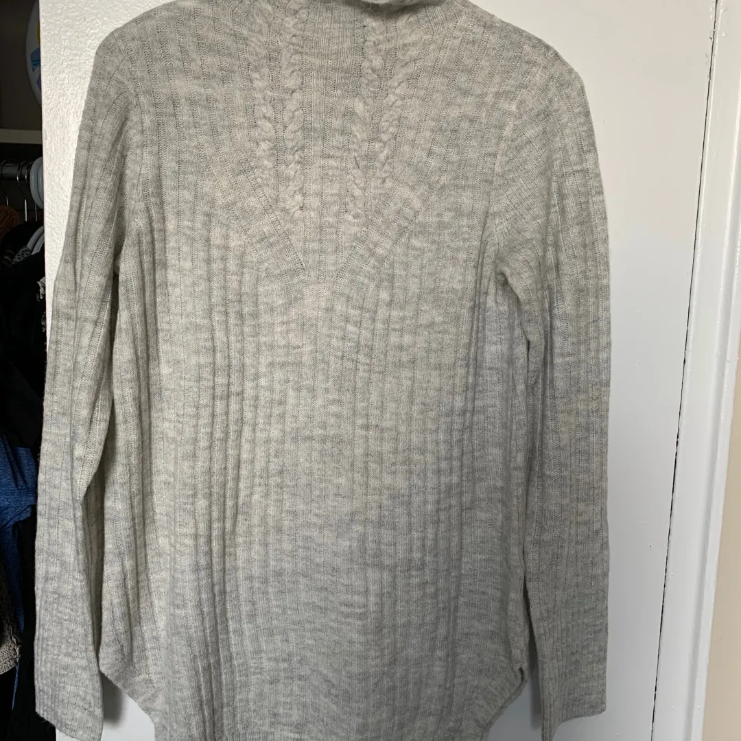Grey Sweater (XS) photo 1