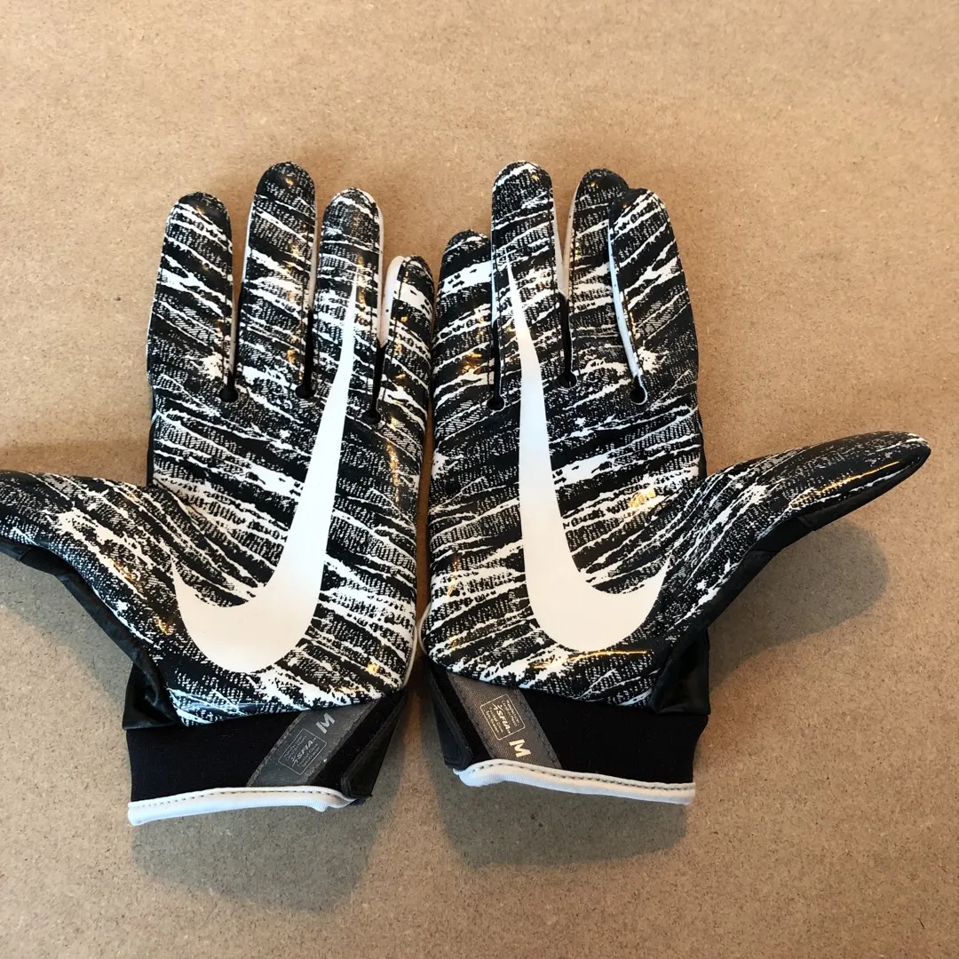 Nike Football Gloves photo 1