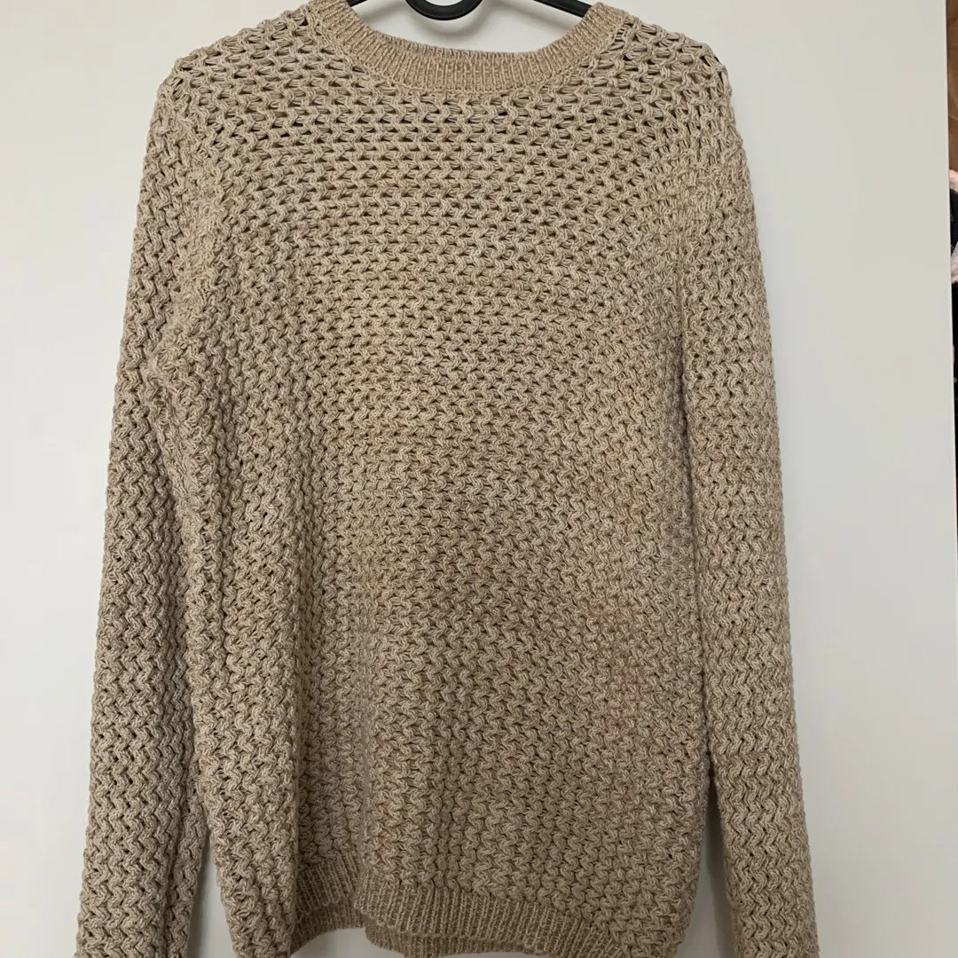 Zara Beige Knit Sweater photo 1