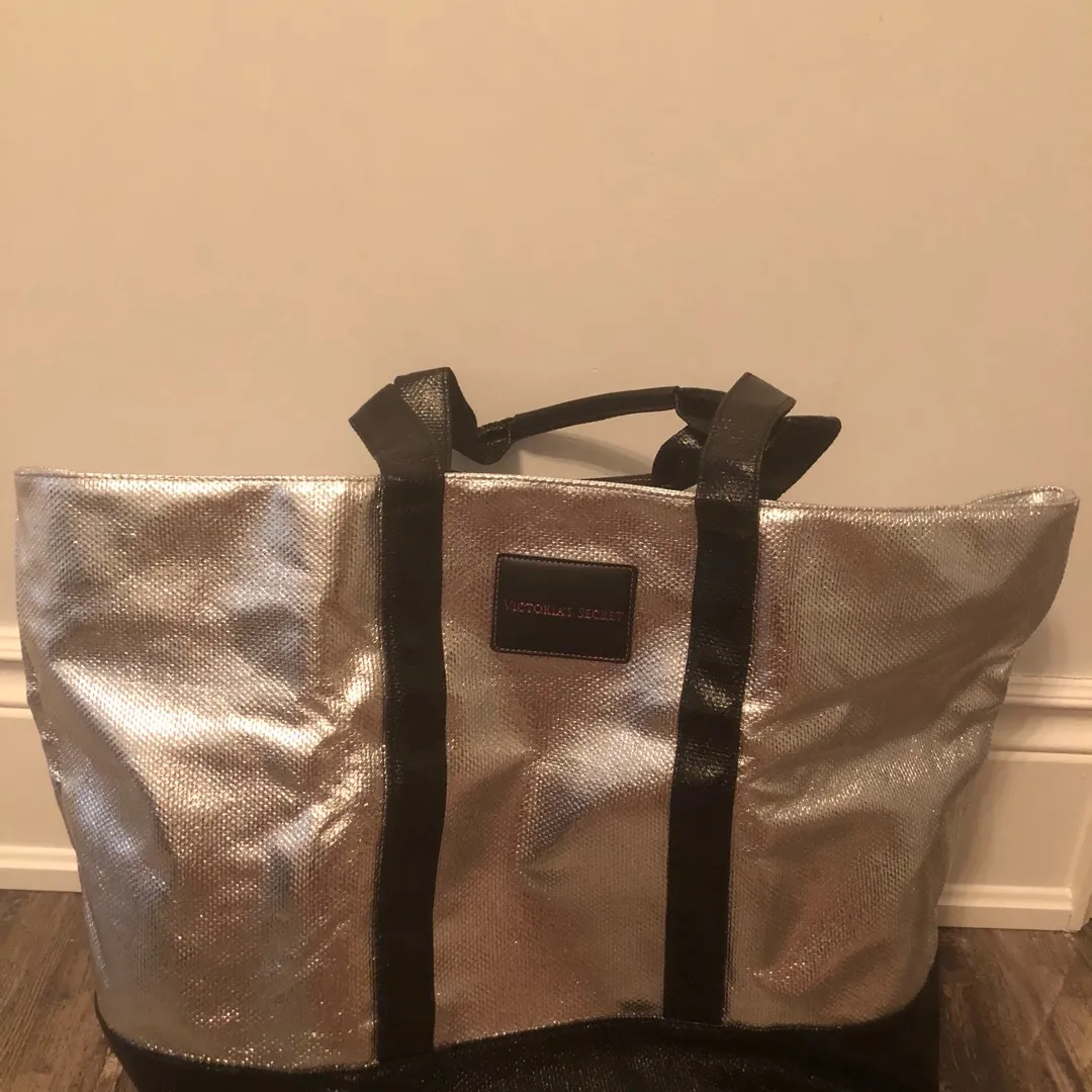 Silver/Black Victoria Secret Weekender Bag + Mini Bag photo 1