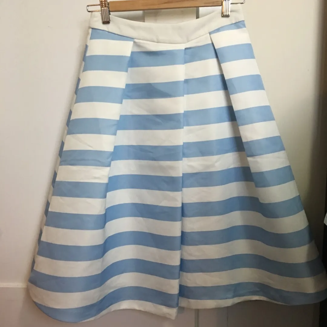 Fancy Day Time Skirt. Size S photo 1
