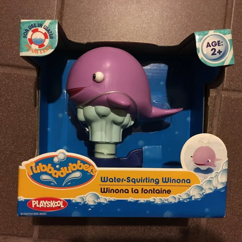 Water-squirting Winona Bath Toy photo 1