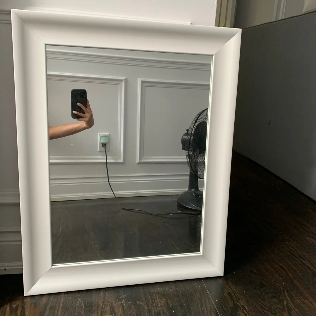White Mirror photo 1