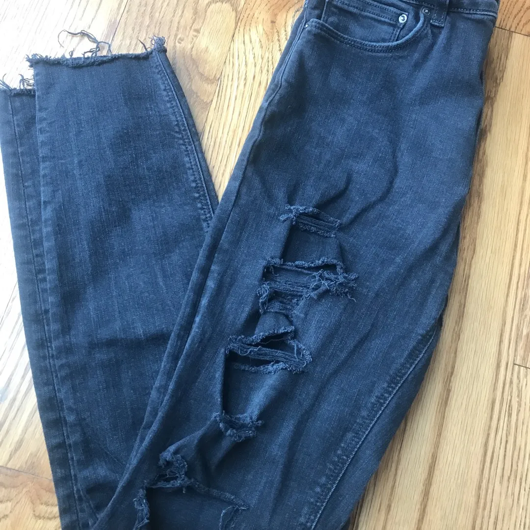 Zara Black Distressed jeans photo 1