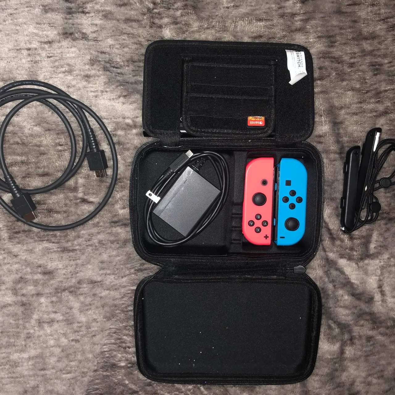 Selling nintendo switch, breath of the wild, carrying case an... photo 5