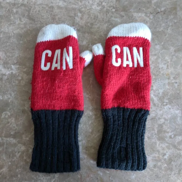 Canada Winter Gloves photo 1