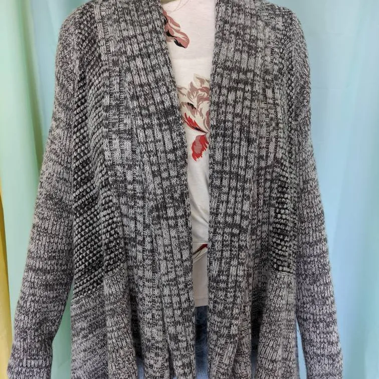 Reitmans Size Medium Cardigan Sweater photo 1