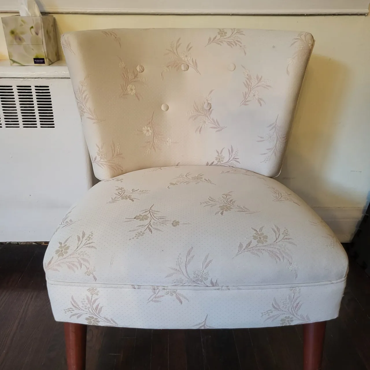 Antique Sofa Chair (Fair Condition) photo 1