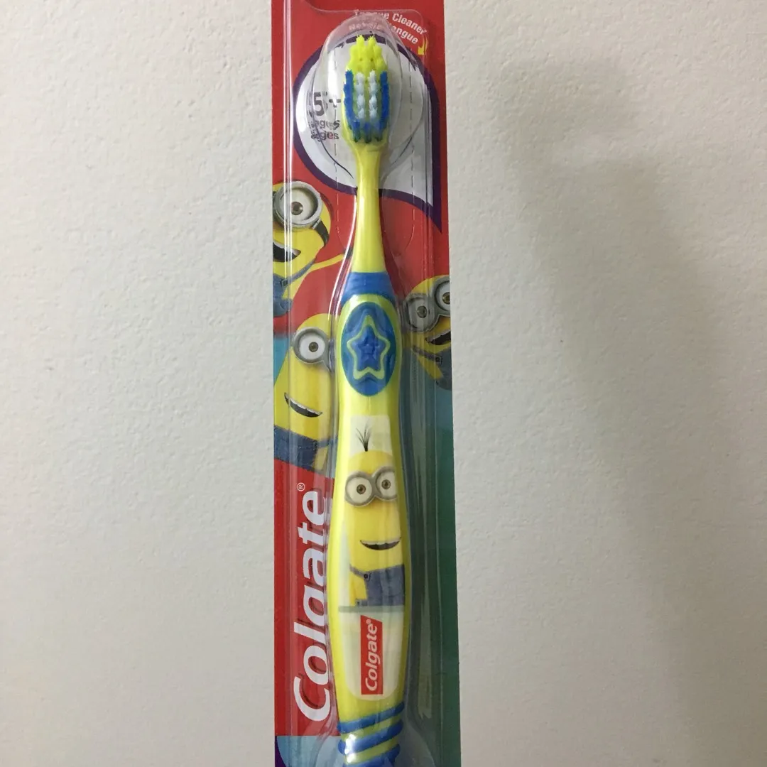 Kid’s Minion Toothbrush photo 1
