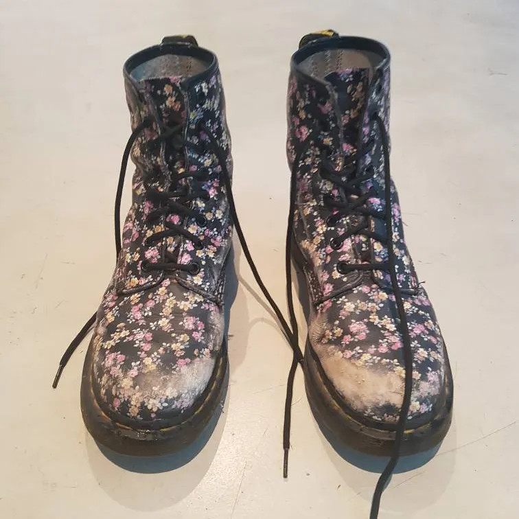 1460 Doc Martens - black and floral print photo 1