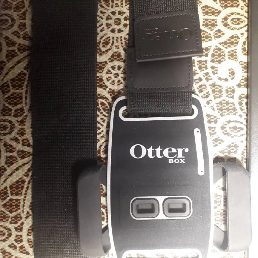 Opened never used phone strap for jogging  otter box with rep... photo 1
