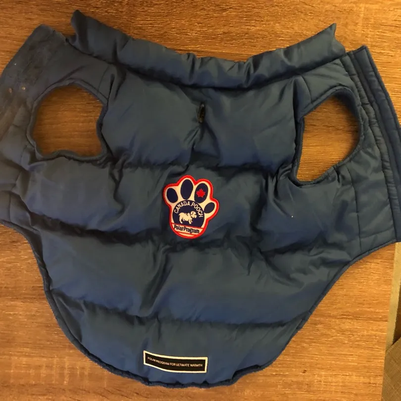 Canada Pooch Dog Jacket Size 16. photo 1