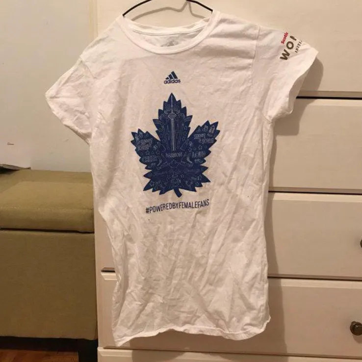 Maple Leafs T-shirt photo 1