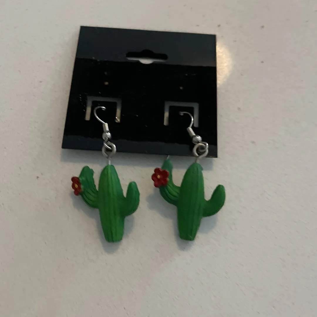 Free Cactus Earrings (new) photo 1