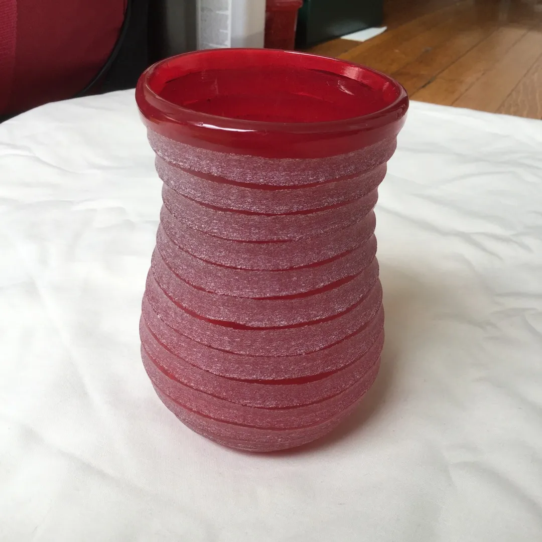 Red Vase photo 1