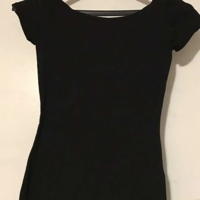 Plain Black Shirt With Open Back photo 1