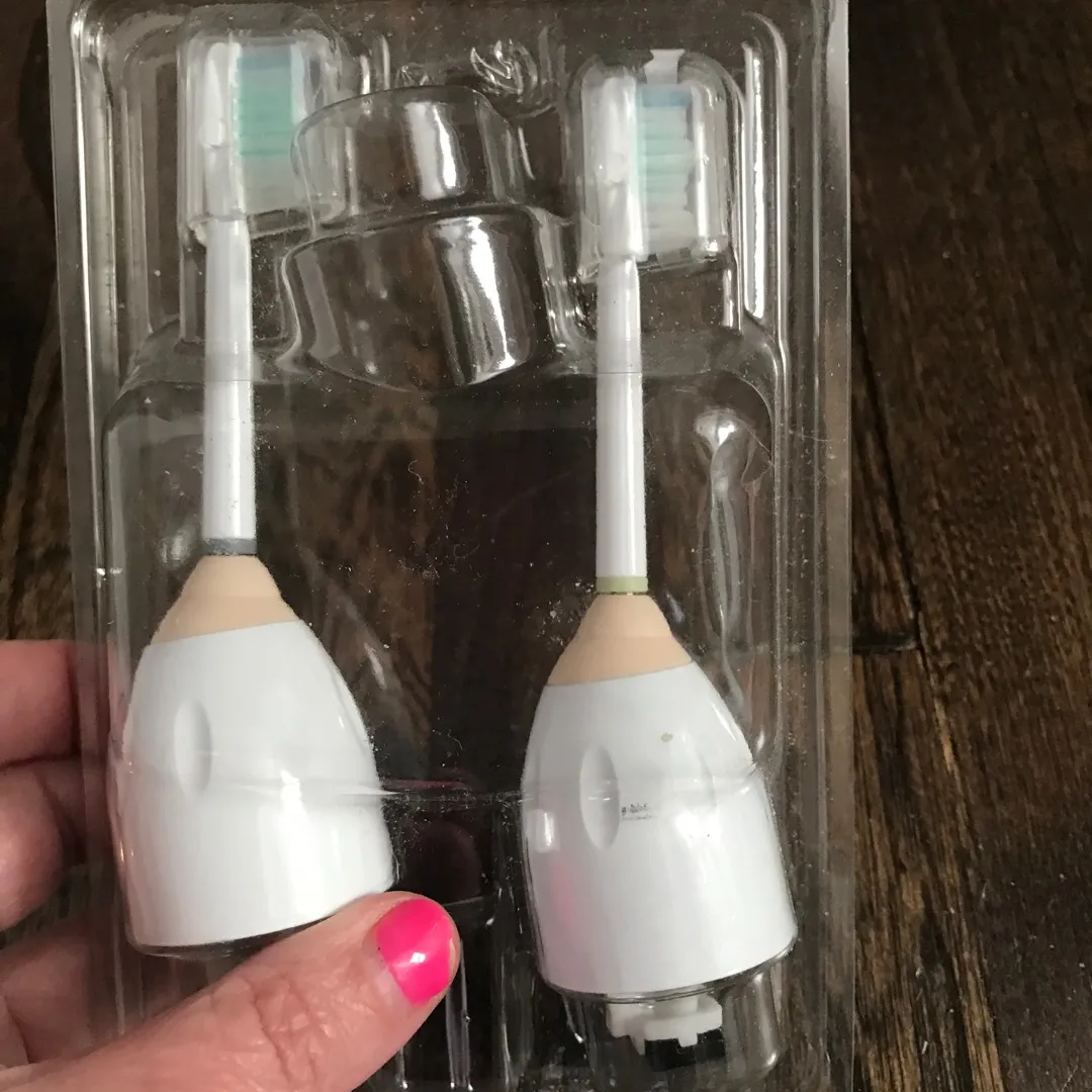 Electric Tooth Brush Heads photo 1