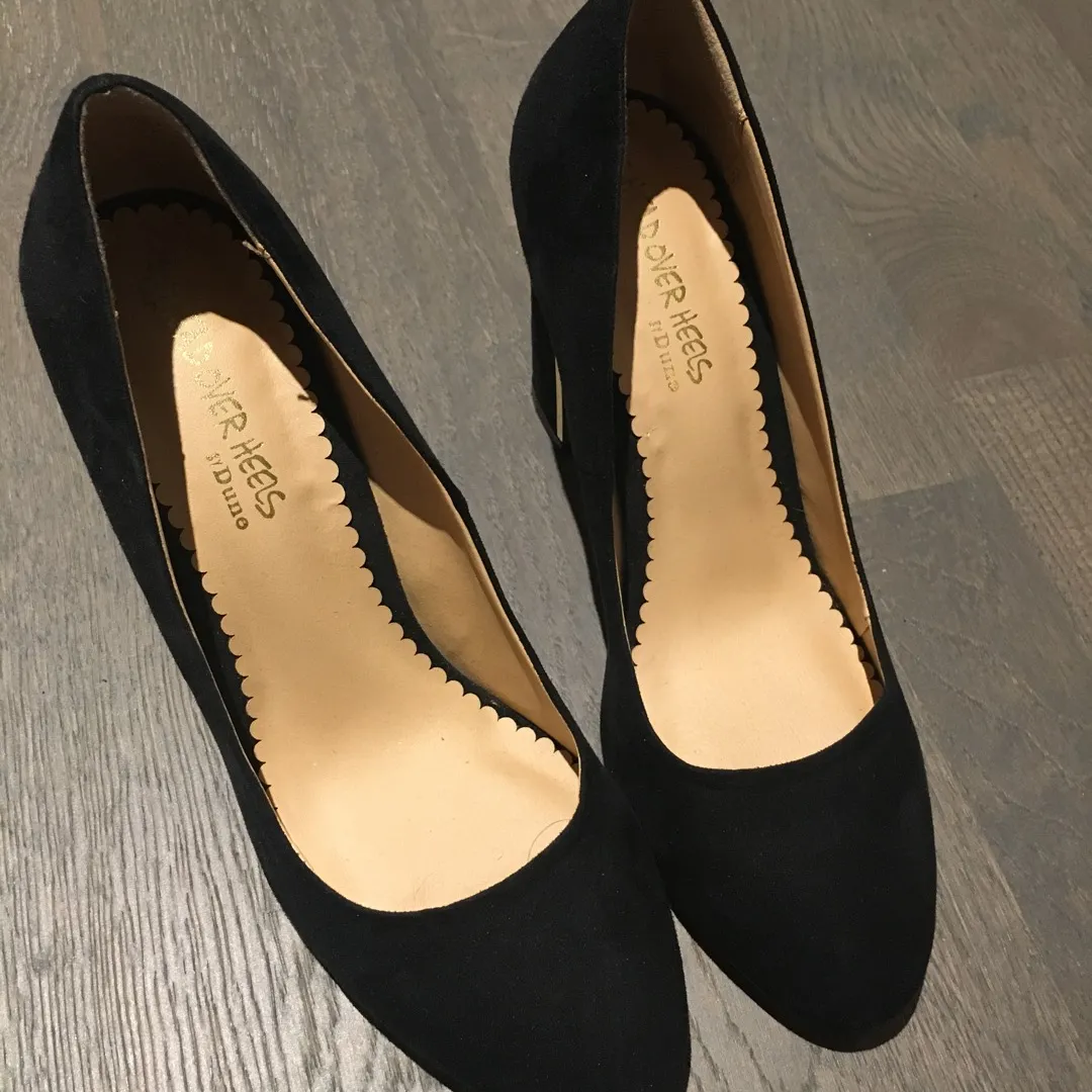 Plain Black Heels With Gold Detail, Size 9 ✨✨ photo 1