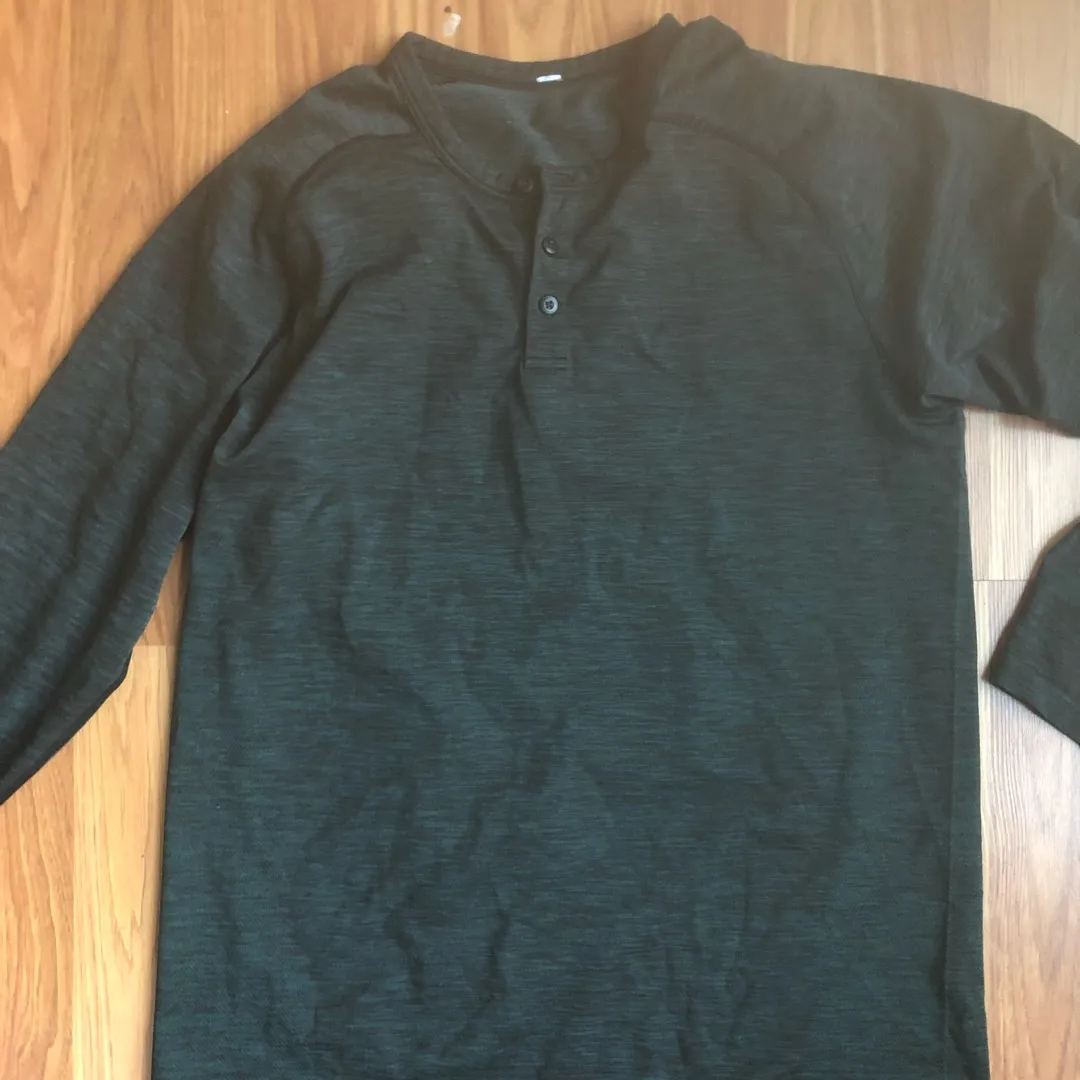 Men’s Lulu Lemon Running Shirt - Size M Long Sleeved photo 1