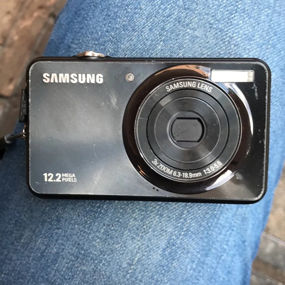 Samsung ST45 Digital Camera photo 1