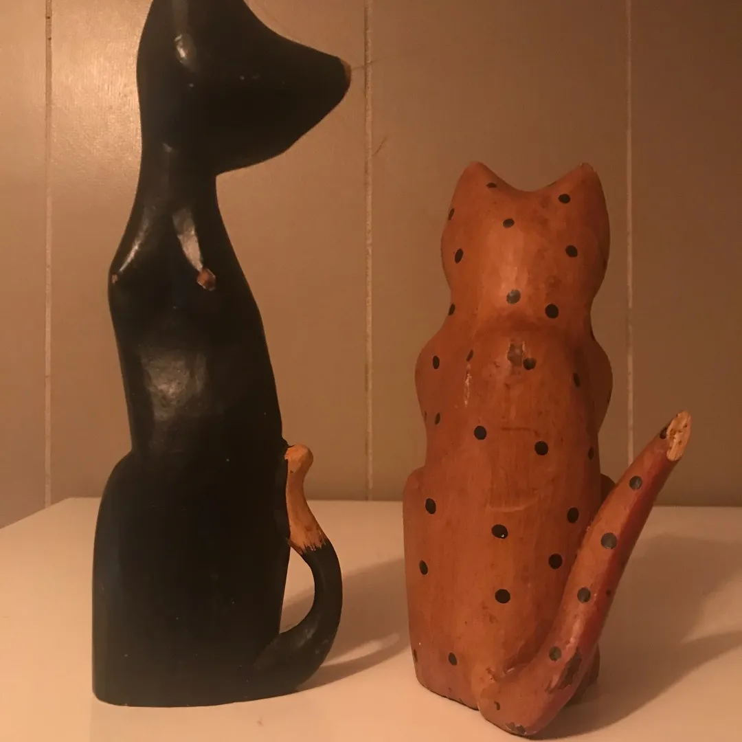 2 Wooden Cats photo 3