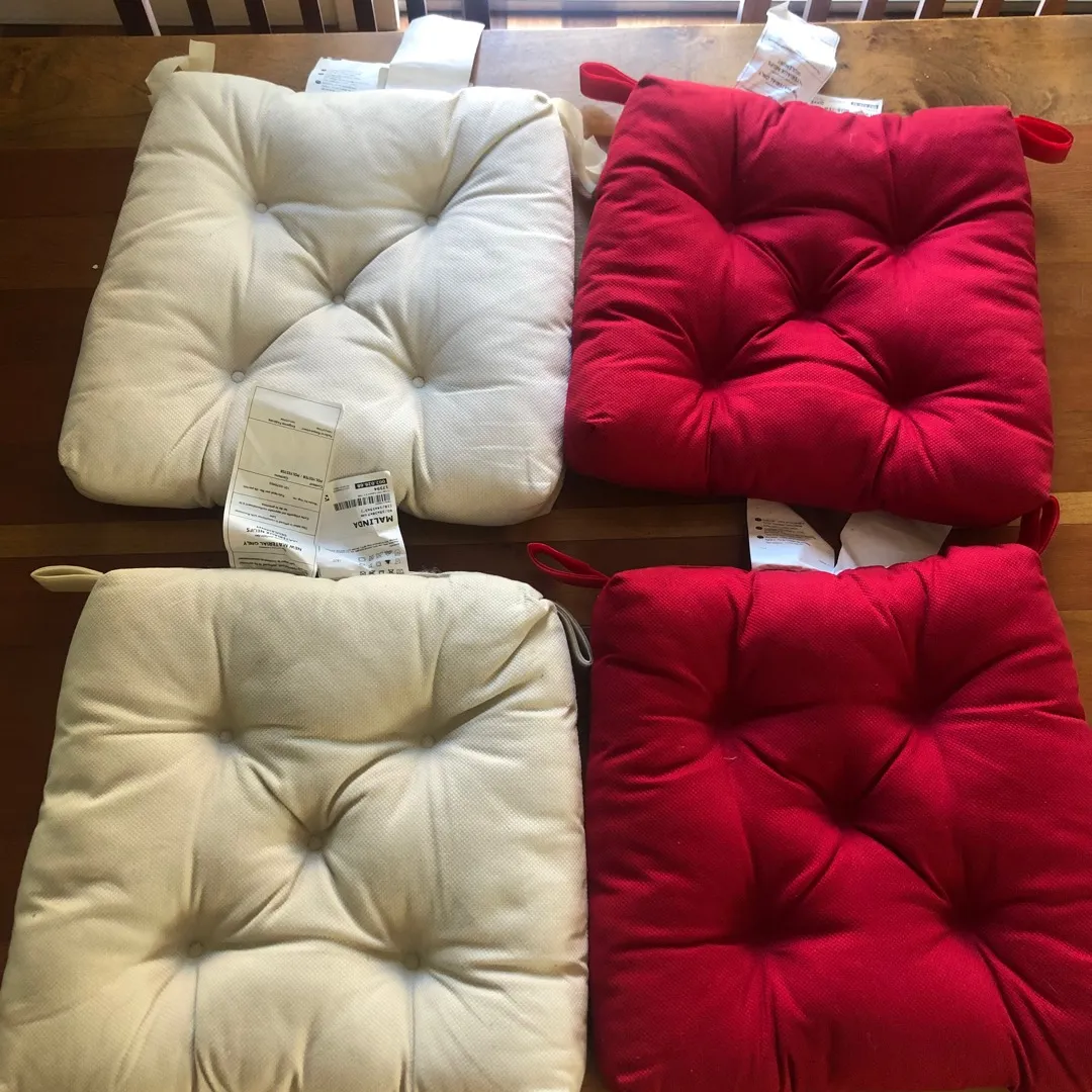 4 Seat Cushions photo 1