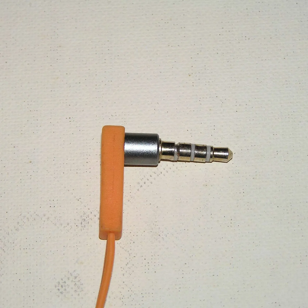 Miscellaneous used earbuds photo 4