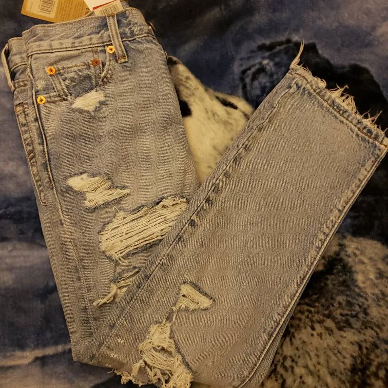 Womans Levi's Wedgie Straight Jeans W Tags photo 3