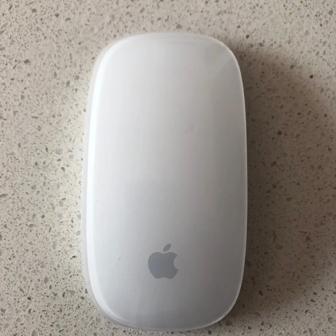 Apple Keyboard, Mouse And Apple Battery Charger photo 4
