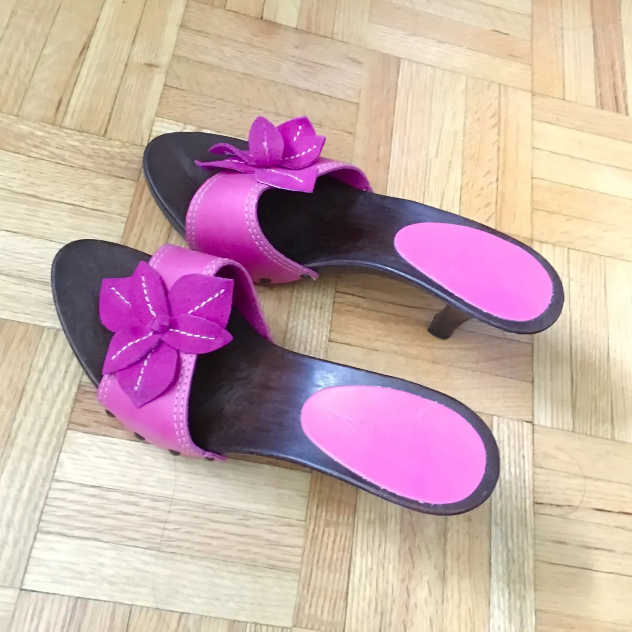 Pink Sandals photo 1