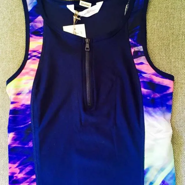 🏃🏻‍♀️🏃 NAVY WORKOUT TANK WITH MULTICOLOURED TRIM - Size XS... photo 1