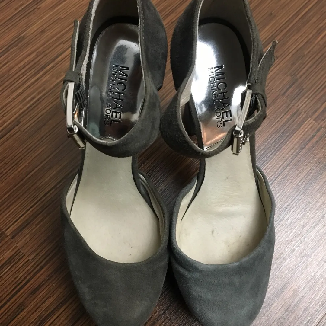 Michael Kors heels Size 5.5 photo 3