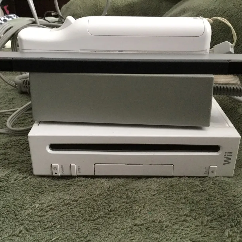 Wii Console photo 1