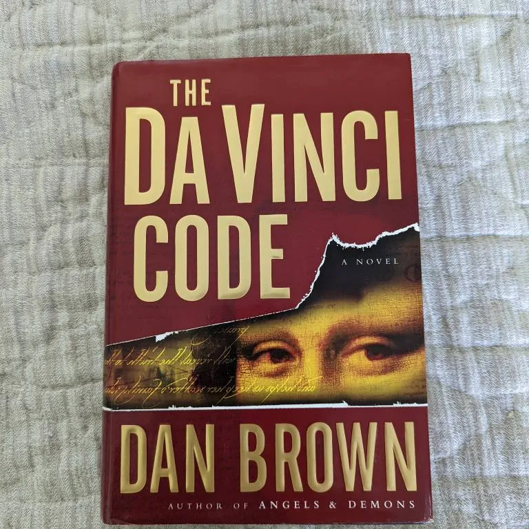 Dan Brown Books - Davinci Code, Angels & Demons photo 1
