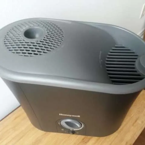 Honeywell Warm Air Humidifier (Does Large Rooms) photo 3