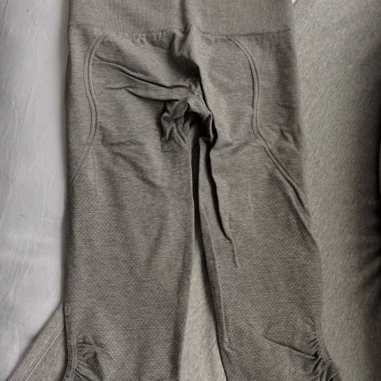 Grey Lululemon Pants Brand New Size 2 photo 3