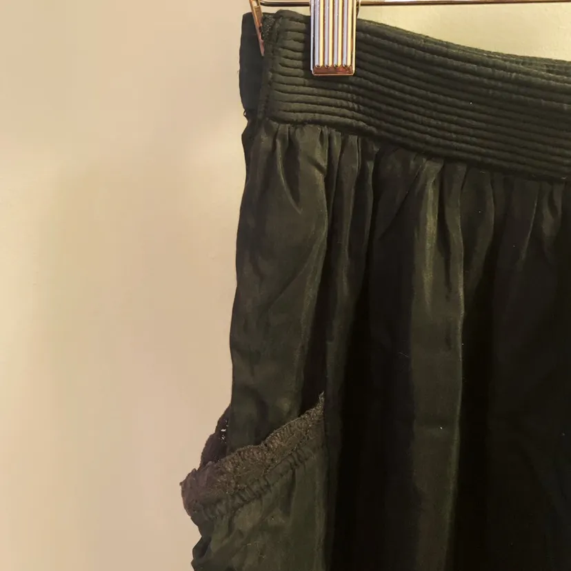 BNWT wilfred silk skirt (size 2) photo 4
