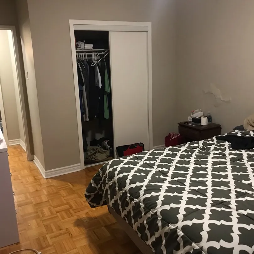 MONTH OF AUGUST ONLY $1,085 / 880ft² - Yonge & Bloor 2bd/1ba ... photo 1