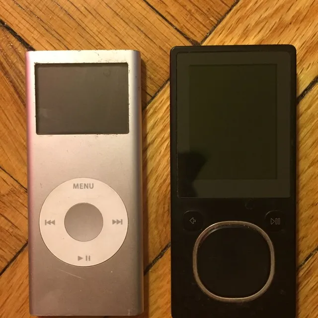 iPod 2Gb & Microsoft Zune 8Gb photo 1