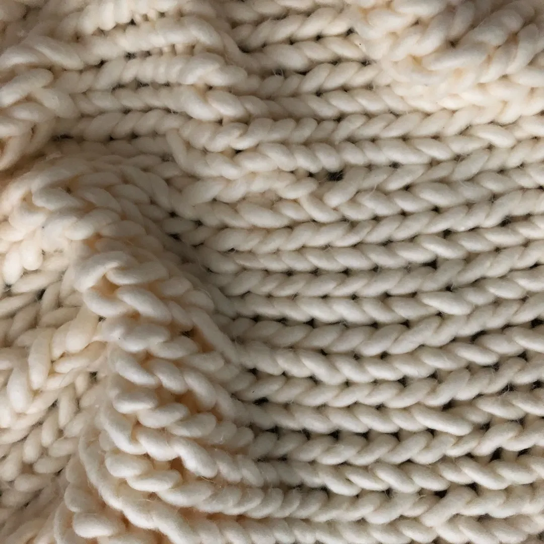 Chunky Knit 🧶 Throw Blanket photo 3