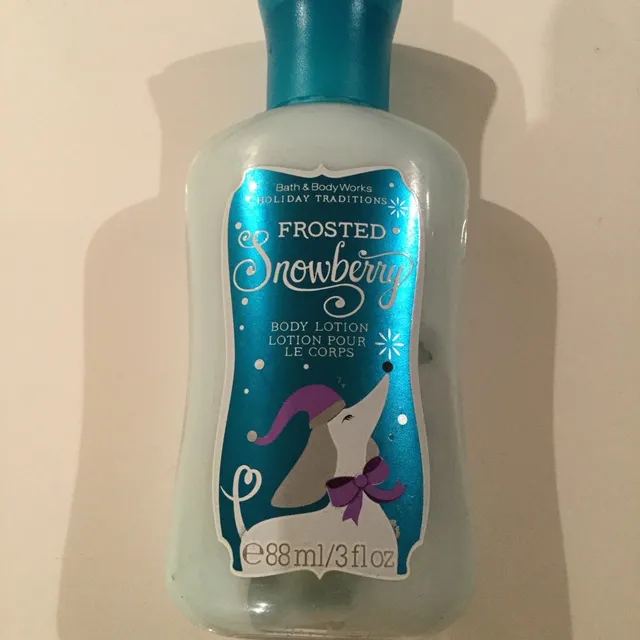 Bath & Body Works Holiday Traditions Frosted Snowberry Body L... photo 1