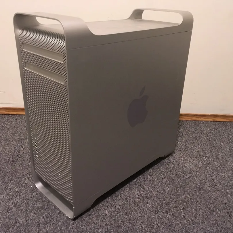 Mac Pro (Apple Macintosh Pro) photo 1