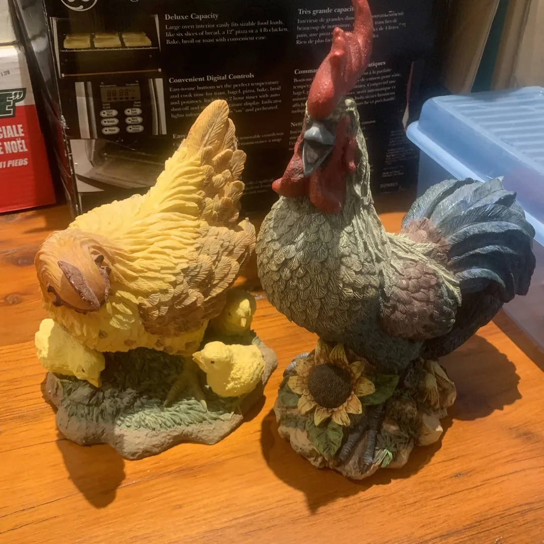 Decorative Chicken And Rooster photo 1