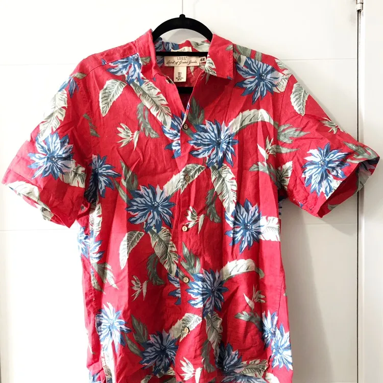 Men’s Red Summer Shirt photo 1