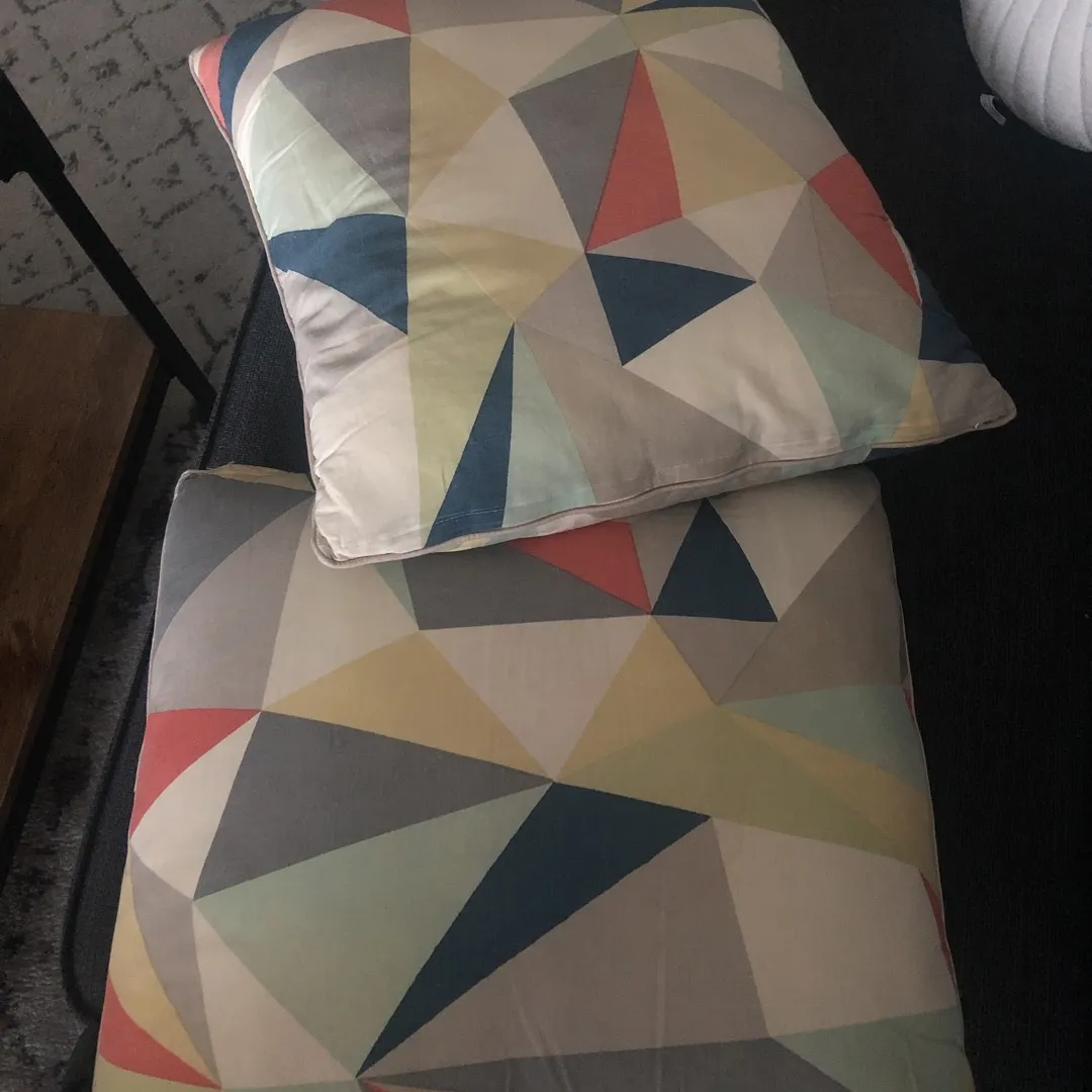 2x Geometric Pillows photo 1