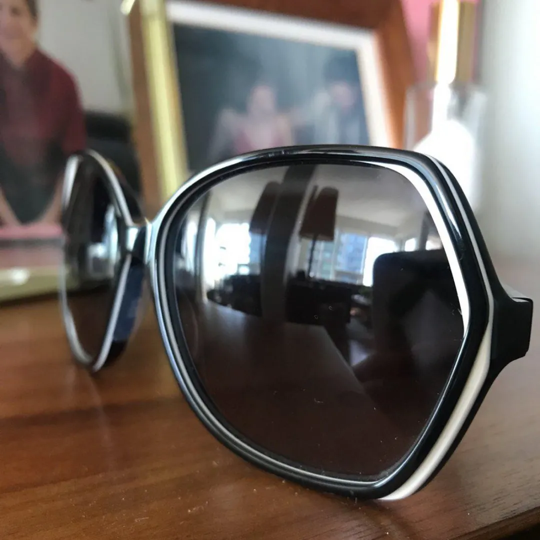 Authentic Marc Jacobs Sunglasses photo 1