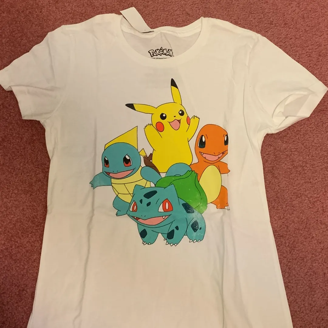 Women’s MEDIUM Pokémon shirt! photo 1