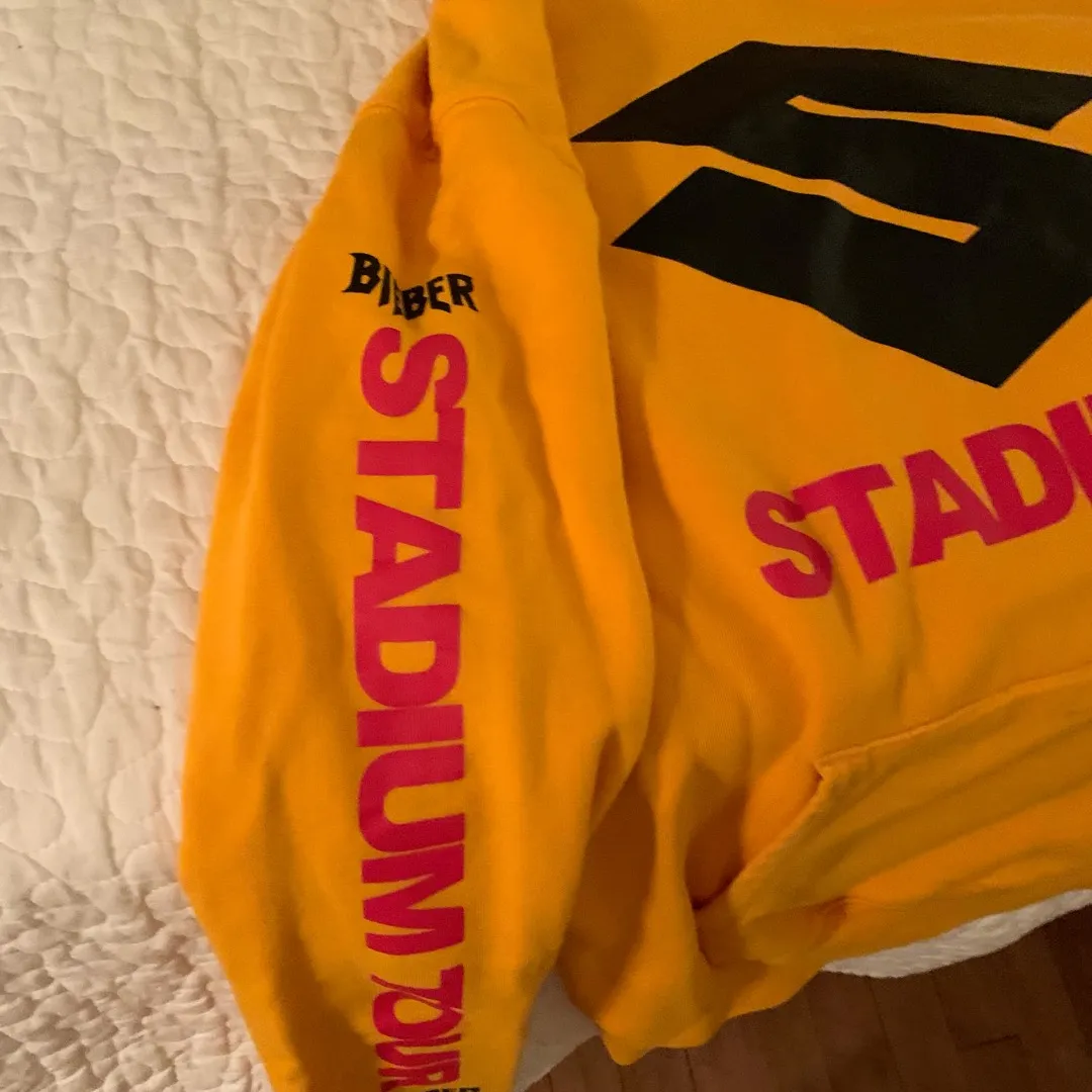 justin beiber stadium tour merch yellow hoodie photo 5