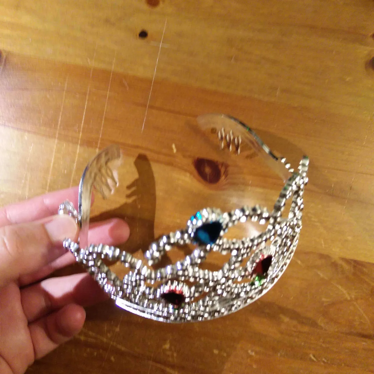 🆓 Plastic Princess Crown photo 3