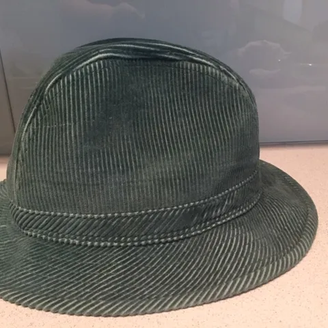 Green Gap Ladies' Corduroy Hat Size S/M photo 3